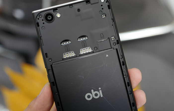 Điện thoại OBI MV1 với pin dung lượng 2500 mAh